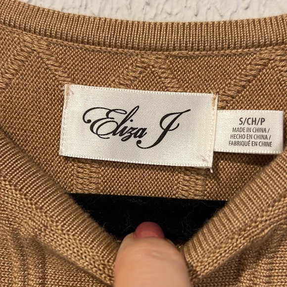 Eliza J Gold Fit and Flare Sweater Dress size small NWT - Picture 7 of 11